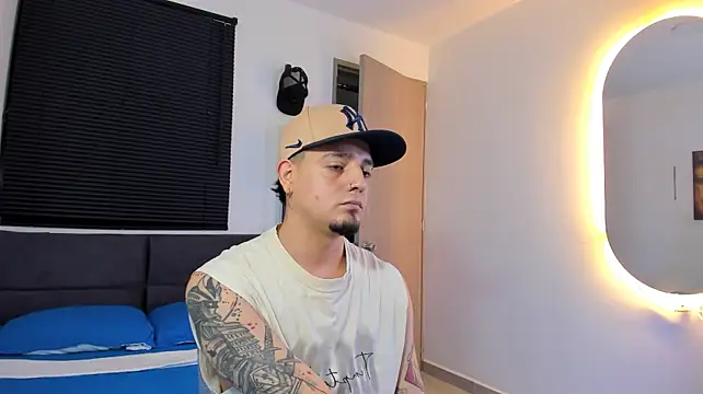 alejandro_calderon1n Webbikameraesitys