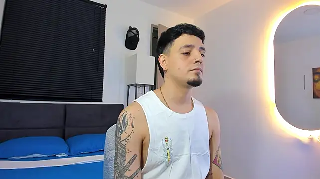 alejandro_calderon1 Webcam-Show