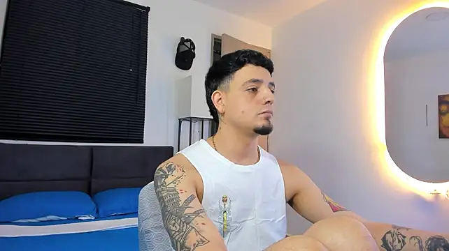 Show de alejandro_calderon1 na webcam