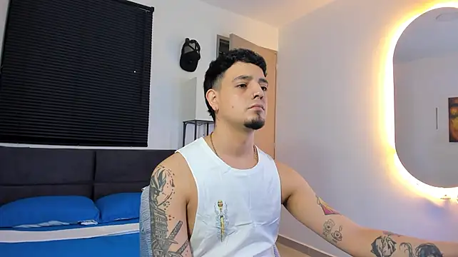 Show modela alejandro_calderon1 na web-kameri