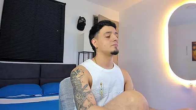 Show modela alejandro_calderon1 na web-kameri