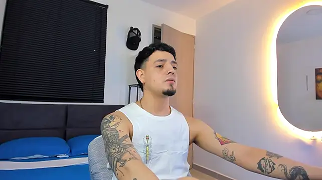 Show de alejandro_calderon1 na webcam