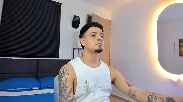 alejandro_calderon1's Webcam Show