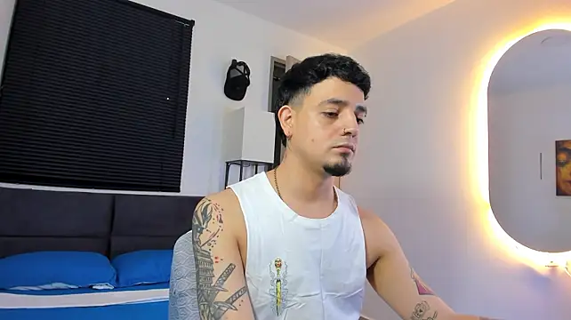alejandro_calderon1 Adlı Modelin Web Kamerası Şovu