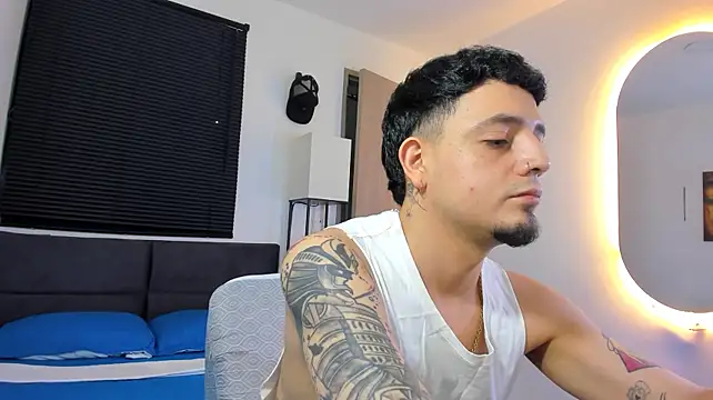 Pokazy przed kamerką – alejandro_calderon1