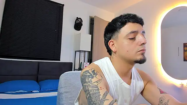 Show modela alejandro_calderon1 na web-kameri