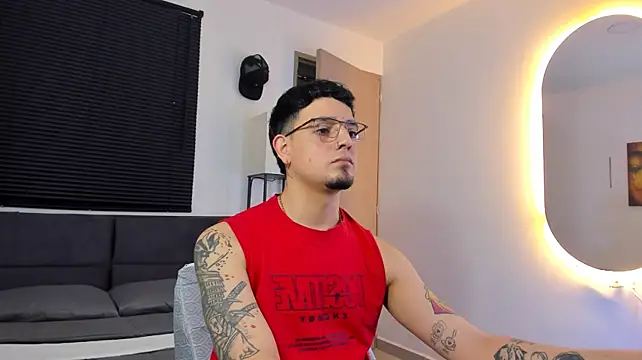 Show modela alejandro_calderon1 na web-kameri