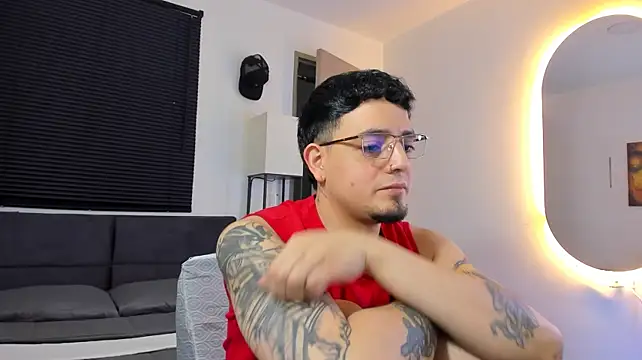 alejandro_calderon1's Webcam Show