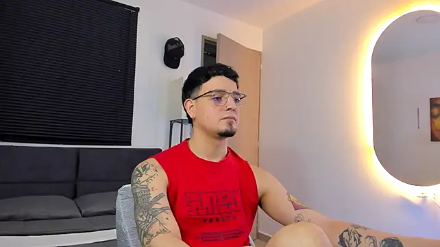 alejandro_calderon1's Webcam Show