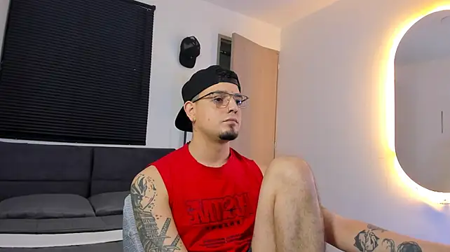 Show modela alejandro_calderon1 na web-kameri