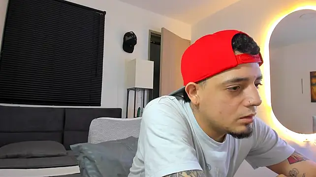 alejandro_calderon1 Adlı Modelin Web Kamerası Şovu