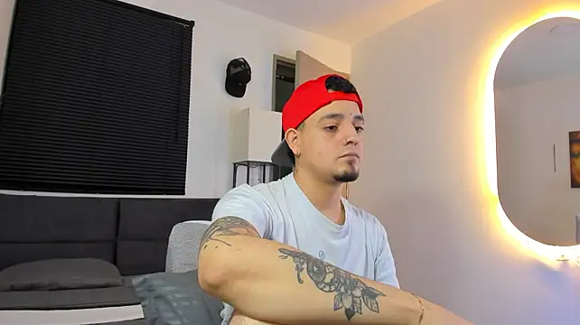 alejandro_calderon1's Webcam Show
