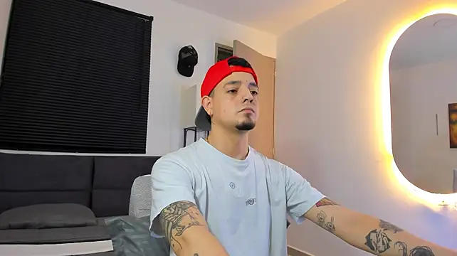 alejandro_calderon1 Adlı Modelin Web Kamerası Şovu