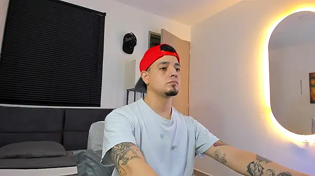 Show modela alejandro_calderon1 na web-kameri