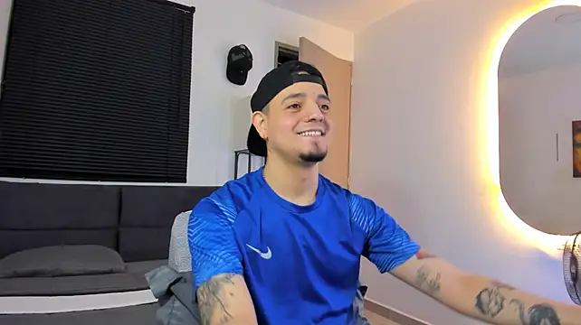 alejandro_calderon1's Webcam Show