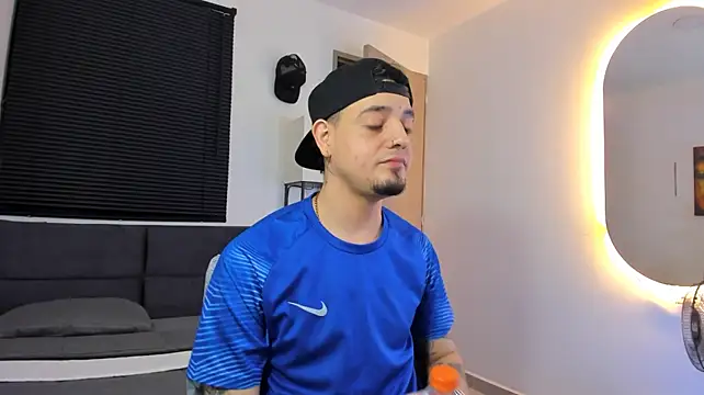 alejandro_calderon1n Webbikameraesitys