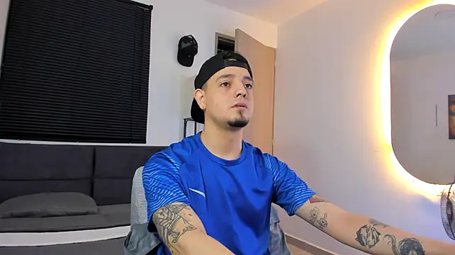 alejandro_calderon1n Webbikameraesitys