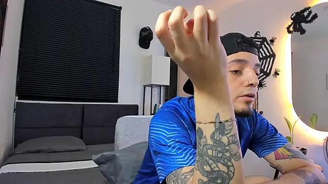 alejandro_calderon1's Webcam Show
