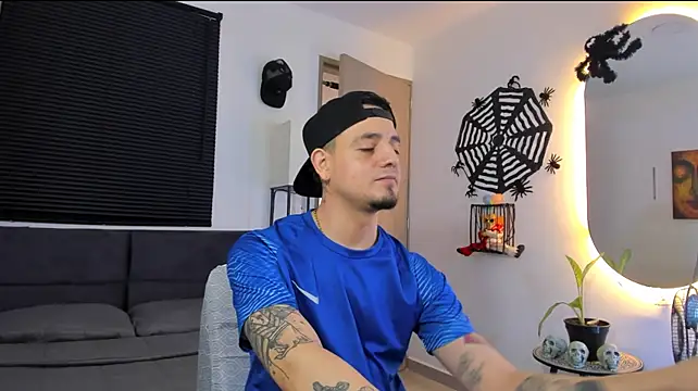 alejandro_calderon1n Webbikameraesitys