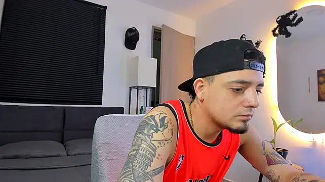 alejandro_calderon1n Webbikameraesitys