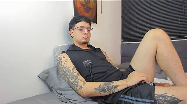 alejandro_calderon1 Webcam-Show