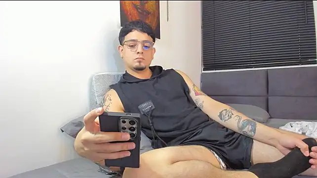 Show de alejandro_calderon1 na webcam