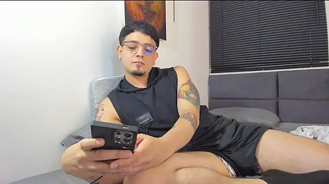 Show de alejandro_calderon1 na webcam