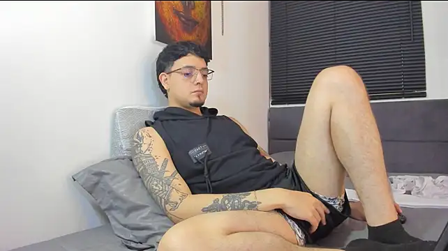 alejandro_calderon1 Webcam-Show