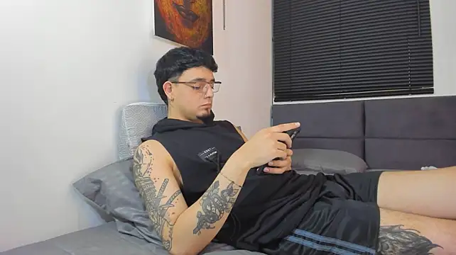 alejandro_calderon1 Adlı Modelin Web Kamerası Şovu