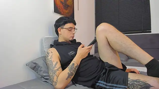 Pokazy przed kamerką – alejandro_calderon1
