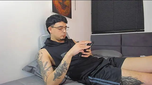 alejandro_calderon1 Webcam-Show