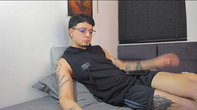 alejandro_calderon1 Show Webcam