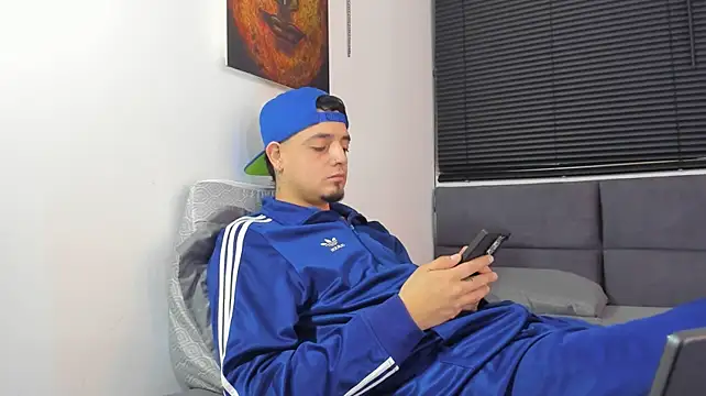 Show modela alejandro_calderon1 na web-kameri