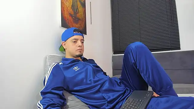alejandro_calderon1 Adlı Modelin Web Kamerası Şovu