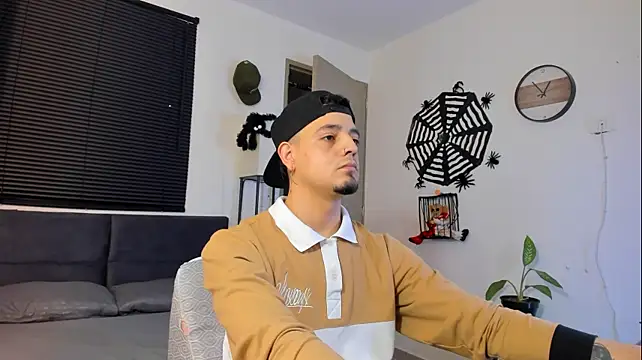Show modela alejandro_calderon1 na web-kameri