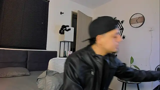Show modela alejandro_calderon1 na web-kameri