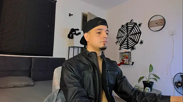 alejandro_calderon1 Adlı Modelin Web Kamerası Şovu