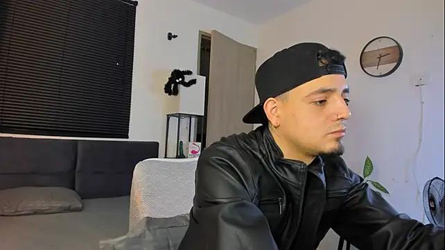 alejandro_calderon1 Webcam-Show