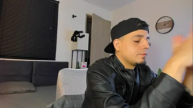 alejandro_calderon1n Webbikameraesitys