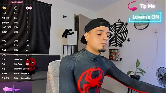 alejandro_calderon1 Show in webcam