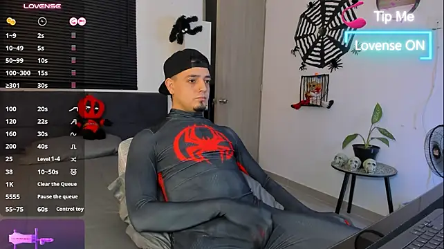 Show modela alejandro_calderon1 na web-kameri