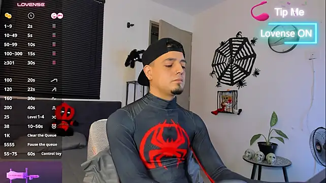 Show modela alejandro_calderon1 na web-kameri