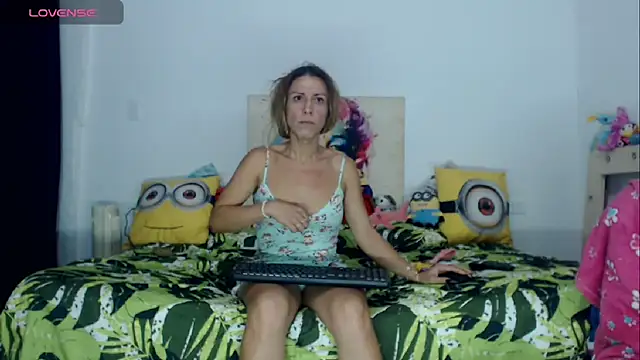 aleera_starxx982 Webcam Show