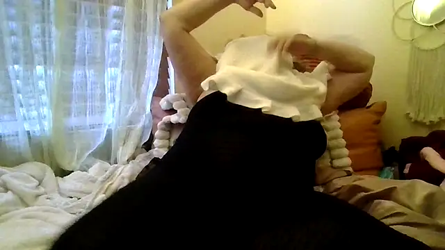הופעת וובקאם של DestineeLoverGirl
