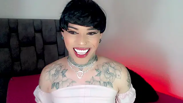 Pokazy przed kamerką – little_star_porn