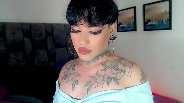 Pokazy przed kamerką – little_star_porn