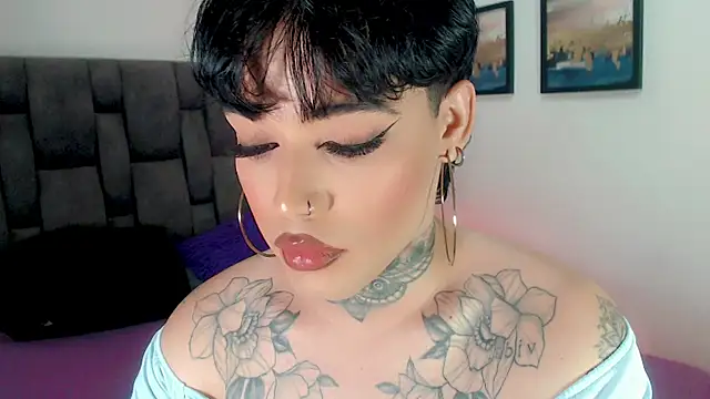 Show modela little_star_porn na web-kameri