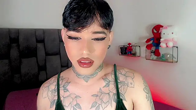 Pokazy przed kamerką – little_star_porn
