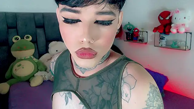 Pokazy przed kamerką – little_star_porn