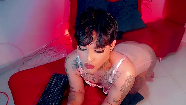 Pokazy przed kamerką – little_star_porn